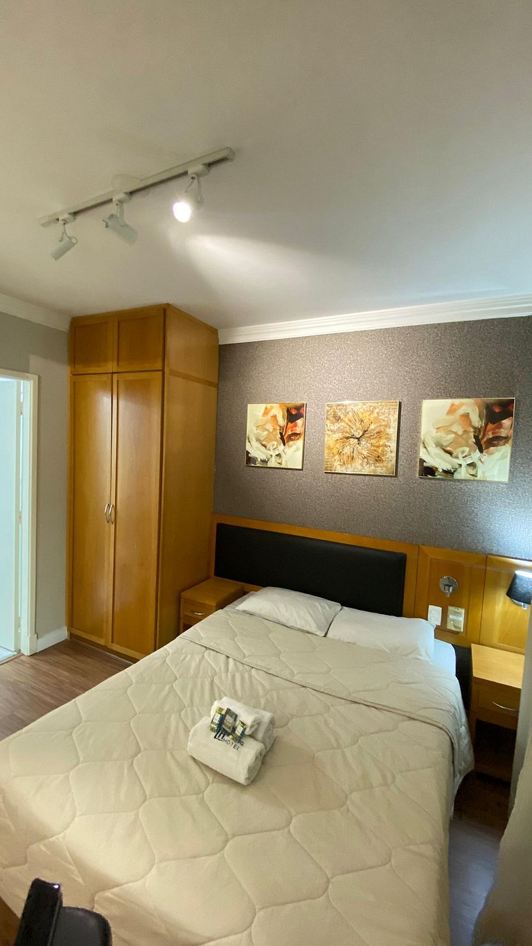 Add Flat Oscar Freire